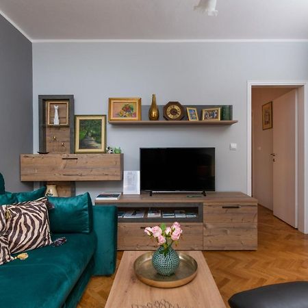 Apartment Green 29 Rovinj Bagian luar foto